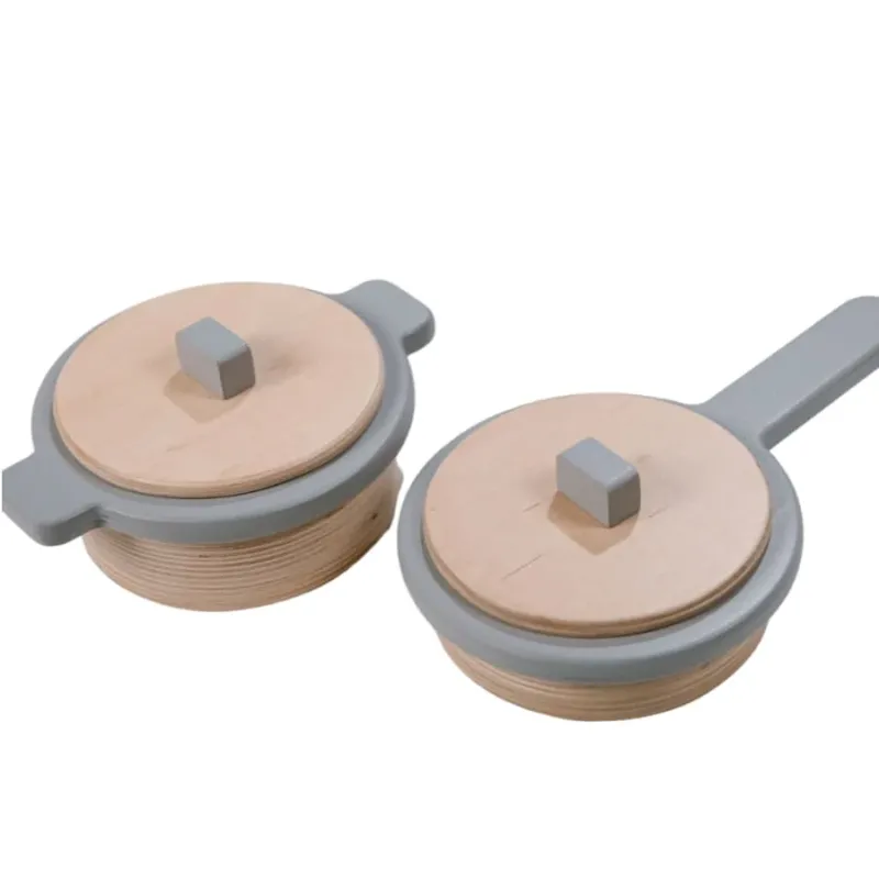 Wooden pot and frying pan