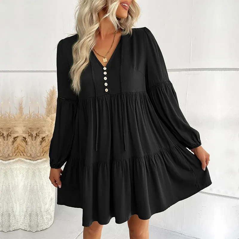 Damen Weiches Stufen-Minikleid mit V-Ausschnitt, Knopfleiste und Ballonärmeln – Élara
