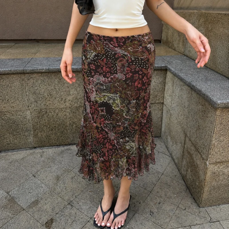 Damen Chiffon-Midirock mit mehrlagigem Volant, Paisley-Print und Zipfelsaum – Rosévia